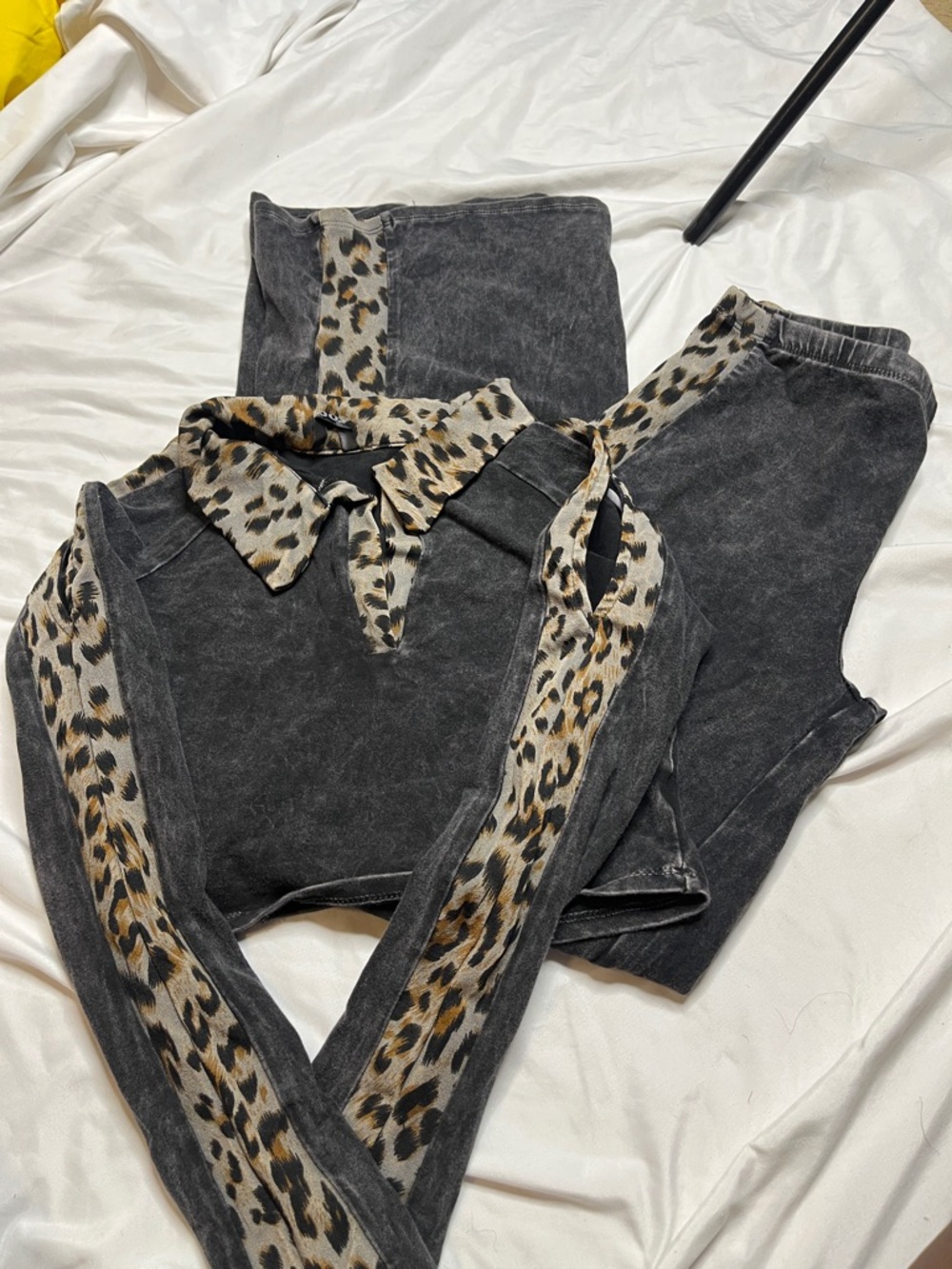 Charcoal Leopard-Trim Leggings & Top Set